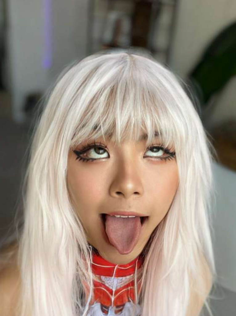 Sexy Photo of Blonde Asian OnlyFans Model Named Hanna Zuki - @hannazuki doing the ahegao face